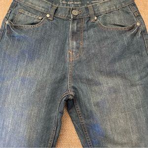 Excellent Preowned Condition Calvin Klein Slim Straight Jean Size Flat Waist 15
